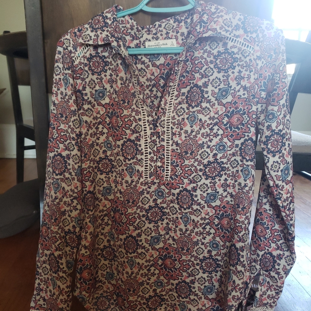 Abercrombie and Fitch blouse size small